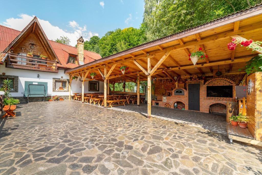 Cabana Rausor Villa Къмпулунг Екстериор снимка